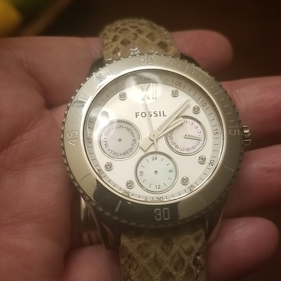 Fossil Accessories - Beautiful Fossil Watch